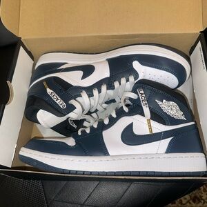 Men’s Nike armory navy Jordan 1s mid